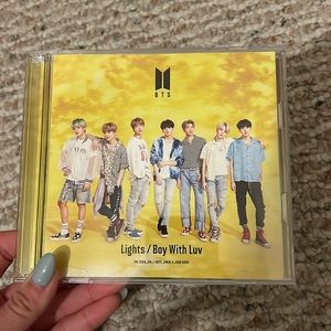 BTS lights/boy with luv cd